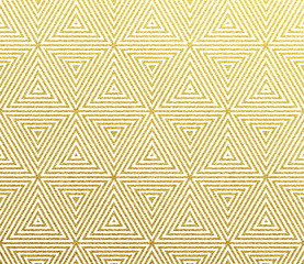 Nahtloser geometrischer goldener Musterhintergrund mit abstrakten goldenen Dreieckslinien und glitzernder Folienbeschaffenheit