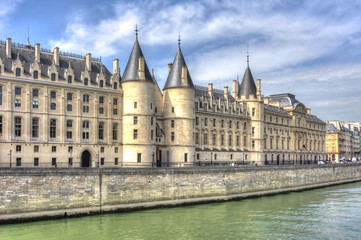 Fototapeta na wymiar Conciergerie palace along Seine river, Paris, France