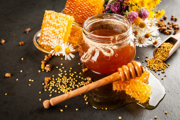 Honey jar and dipper
