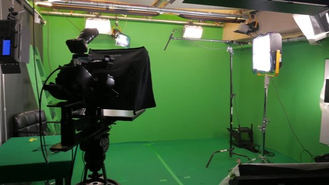 Film Production - Behind Scenes - Lighting - Green Screen Studio