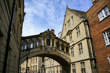 Fototapeta na wymiar Bridge of sigh famous hotspot at Oxford University