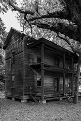 Obraz premium Old abandoned farmhouse in Clarkton, NC