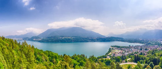 Photo sur Plexiglas Lac / étang Lake Caldonazzo and Calceranica al Lago in Trentino