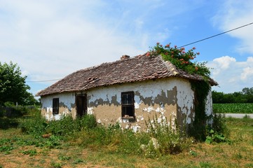 Fototapeta na wymiar old ruined abandoned house 
