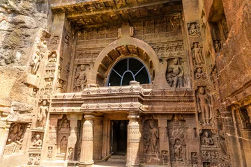 Deurstickers Monument Toegangsdeur van oude Ajanta-grotten, rotsgehouwen boeddhistische grotmonumenten in Aurangabad, Maharashtra, India