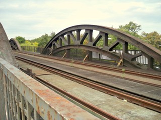 Fototapeta na wymiar Mülheim an der Ruhr - Eisenbahnbrücke