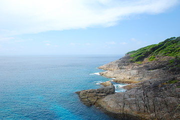 Fototapeta premium Ocean view from a vantage point on the mountain. viewpoint