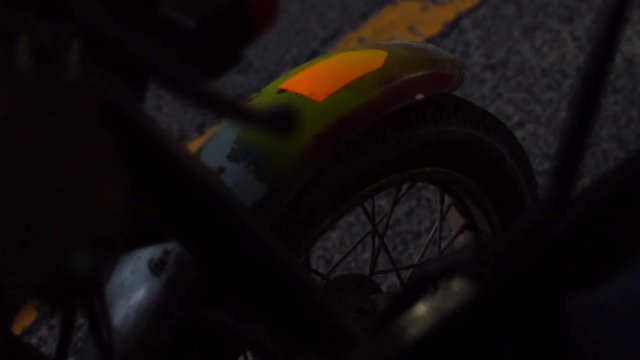 Front Weel of a Trycycle driving