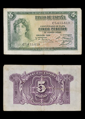 Billete de 5 pesetas. Año 1935. Aislado sobre fondo negro.