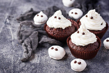 Cupcake in shape of ghost