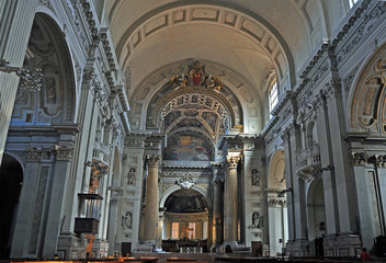 Fototapeta na wymiar Bologna, Italy, Saint Peter Cathedral interior. 