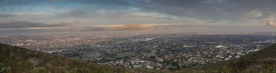 Panoramic views over cape town at dawn