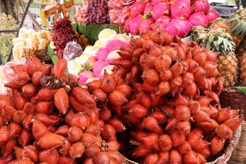Salacca fruit at street food