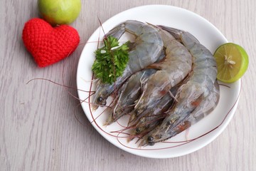 Fresh shrimps for cooking