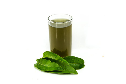 Juice from the leaves of the Bai-ya-nang. Diels. (Tiliacora triandra (Colebr.) Diels.)