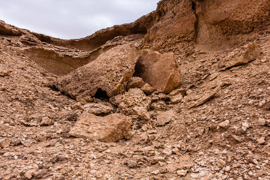 ypical limestone denudation in the desert area near Riyadh, Saudi Arabia 