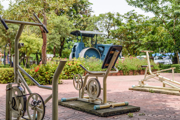 Fototapeta na wymiar Bike spinning exercise in the park.