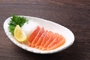サーモンの刺身