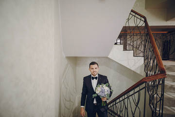 groom at home