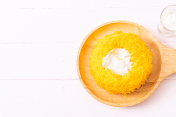 Sweet Egg-Serpentine Cake or Gold Egg Yolk Thread Cakes