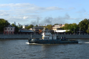 River tug-pusher on the Moskva River.