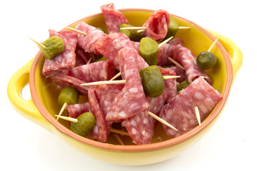 salami et cornichons