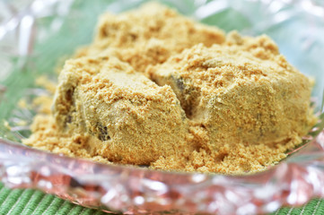 夏の味覚　わらびもち