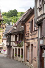 Obraz premium Ribeauvillé. Maisons à colombages dans les rues du centre-ville, Alsace, Haut Rhin. Grand Est