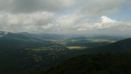 Widok z wierzchołka Palicnika w Górach Izerskich. Czechy. Europa