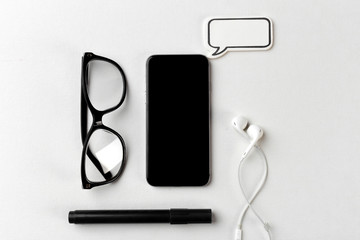 phone with blank speech bubble