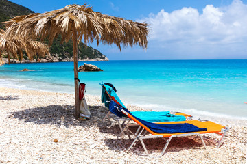 Fototapeta na wymiar Perfect tropical beach with turquoise water