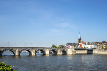 Fototapeta na wymiar Maastricht, Sankt Servatiusbrücke 