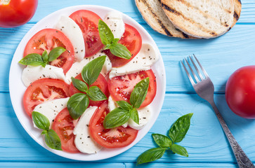 Caprese salad with mozzarella