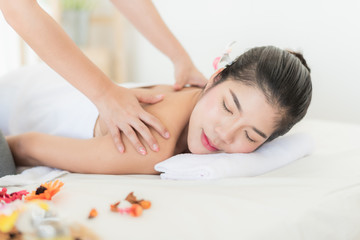 Fototapeta na wymiar woman feeling relax with back massage