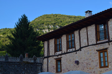 Casas medievales de un pueblo europeo.