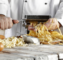 man hands and pasta 