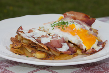 patate, uova e speck