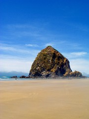 Fototapeta na wymiar Cannon Beach Haystack Rock Landscape, Oregon Coast