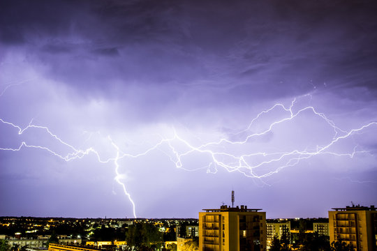 Orage et impact de foudre sur Poitiers - France