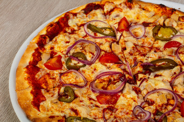 Pizza with chicken
