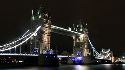 Obraz premium Night view of Tower Bridge from south east point, london, UK