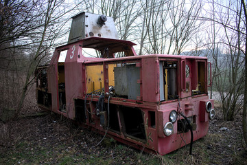 Fototapeta na wymiar Ausrangierte Lokomotive
