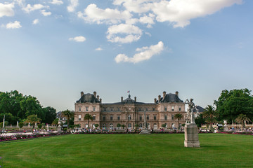 Fototapeta na wymiar Luxembourg park in Paris