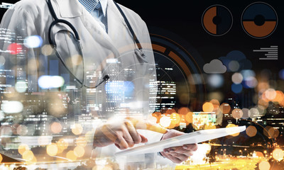Obraz premium This doctor will protect and save city