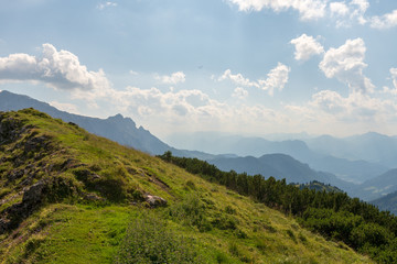 Fototapeta premium Kaiserbachtal Weg zum Stripsenjochhaus
