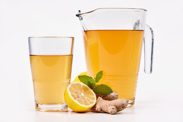 Refreshing black tea with ginger and lemon