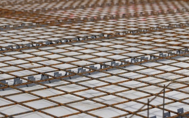 Baustelle mit Bewehrung, Baugitter, Baustahl
