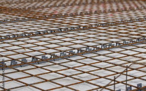 "Baustelle mit Bewehrung, Baugitter, Baustahl " Stockfotos und