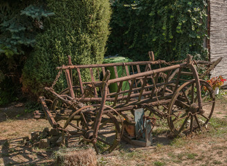 Fototapeta na wymiar An old wooden carriage