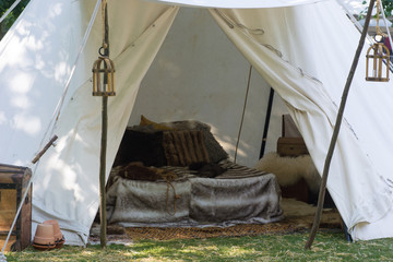 tente lit médiéval